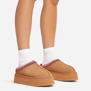 Tasman slippers NWT
